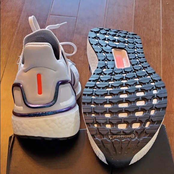 Adidas Ultraboost 20 - Picture 3 of 4